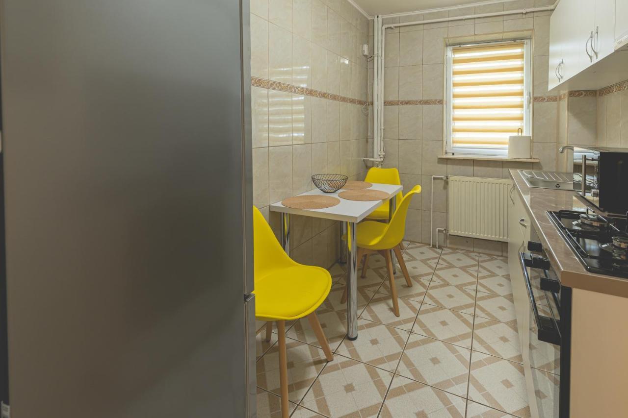 Luxury 2 Bedroom Holiday Apartment Pitesti Luaran gambar