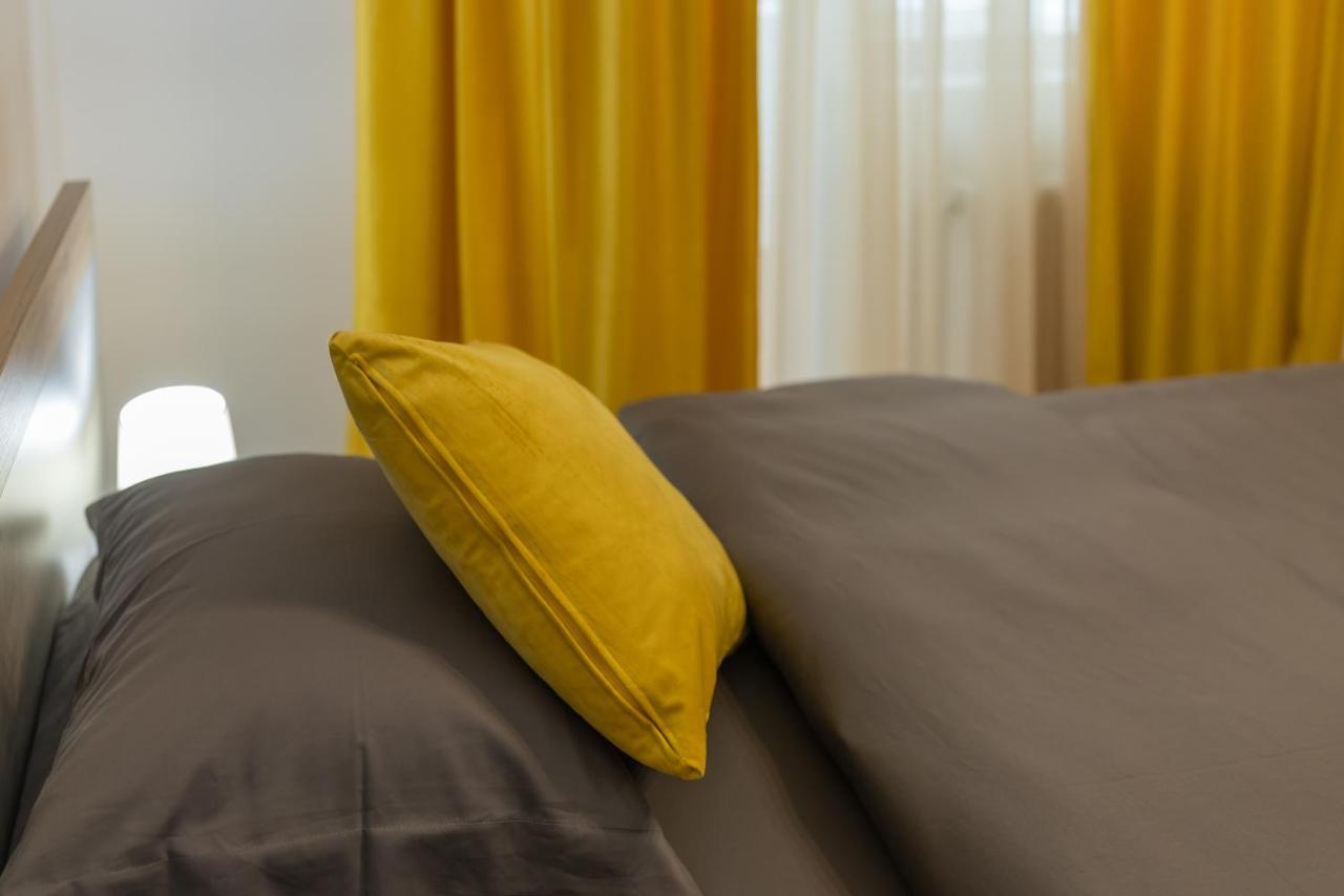 Luxury 2 Bedroom Holiday Apartment Pitesti Luaran gambar