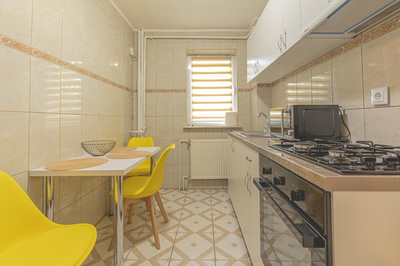 Luxury 2 Bedroom Holiday Apartment Pitesti Luaran gambar