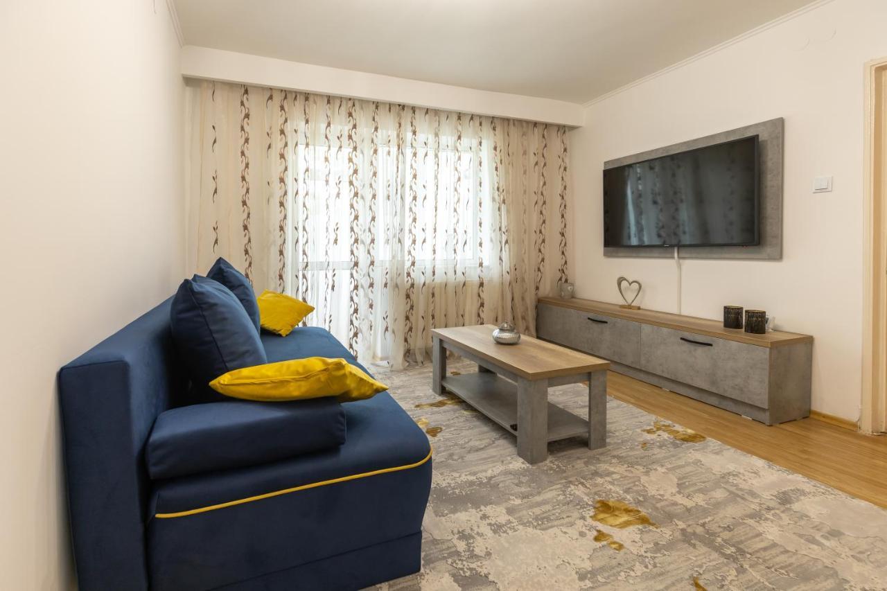 Luxury 2 Bedroom Holiday Apartment Pitesti Luaran gambar